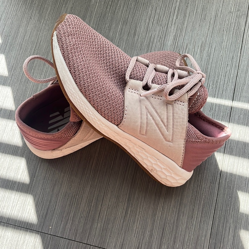 Dusty rose New balance tennis shoes